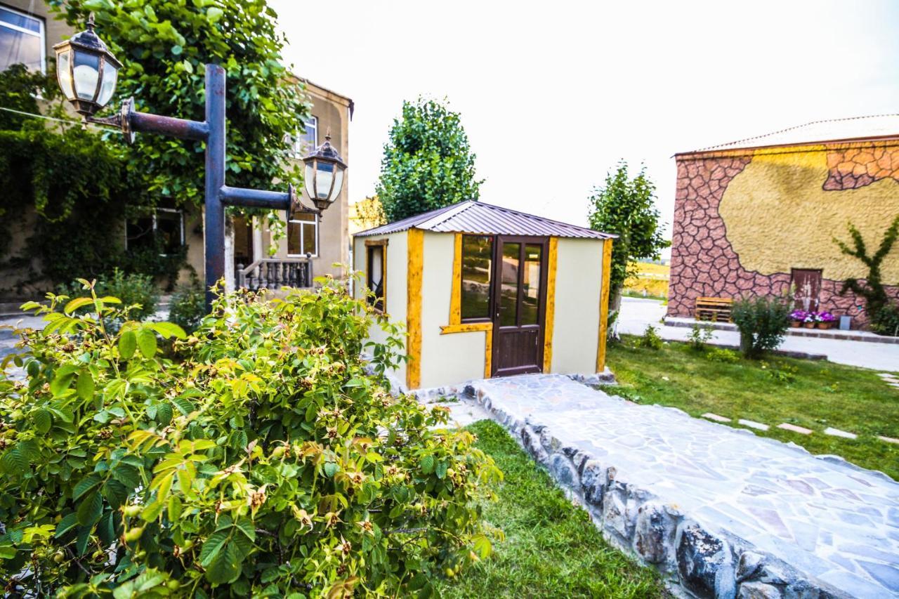 Oazis Hotel Noratus Exterior foto