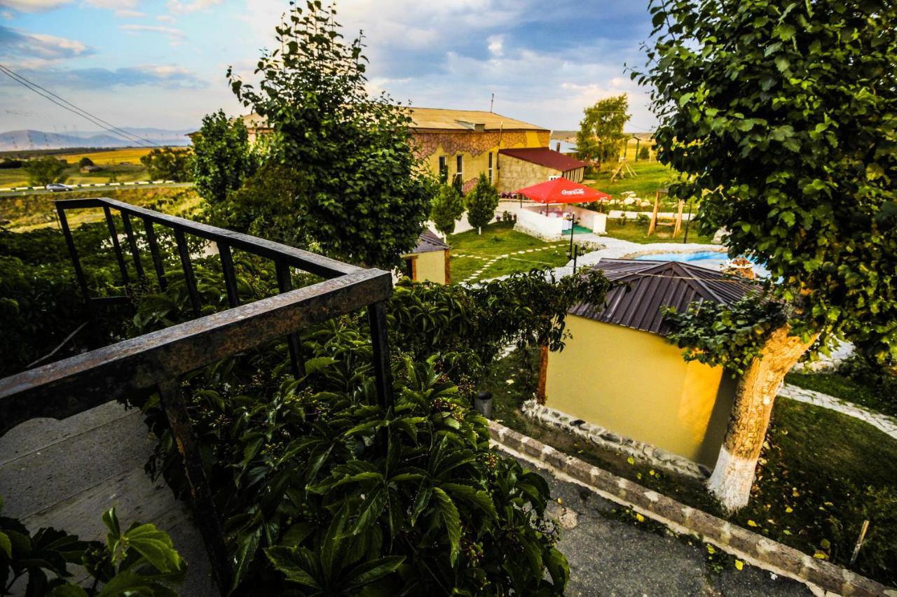Oazis Hotel Noratus Exterior foto