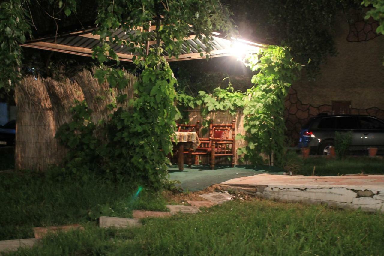 Oazis Hotel Noratus Exterior foto